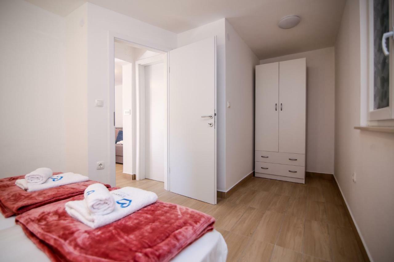 Appartamento Apartman L&A Biograd Na Moru Esterno foto