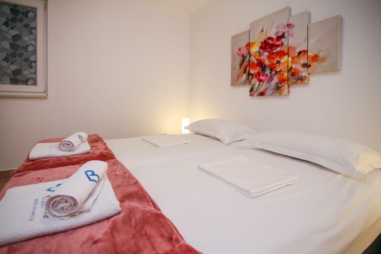 Appartamento Apartman L&A Biograd Na Moru Esterno foto